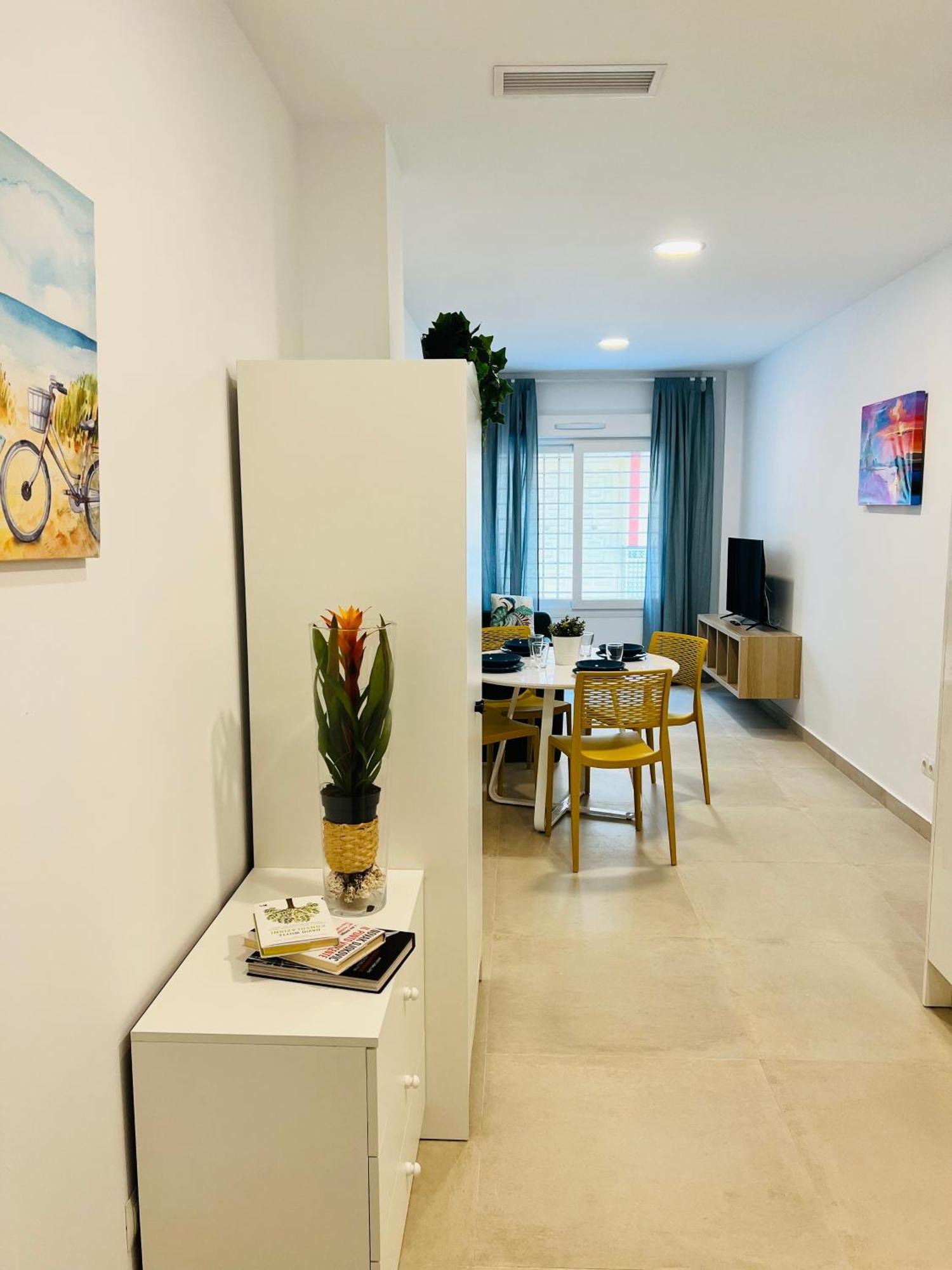 Bnbook Medea Apartments 2 Фуeнхирола Екстериор снимка
