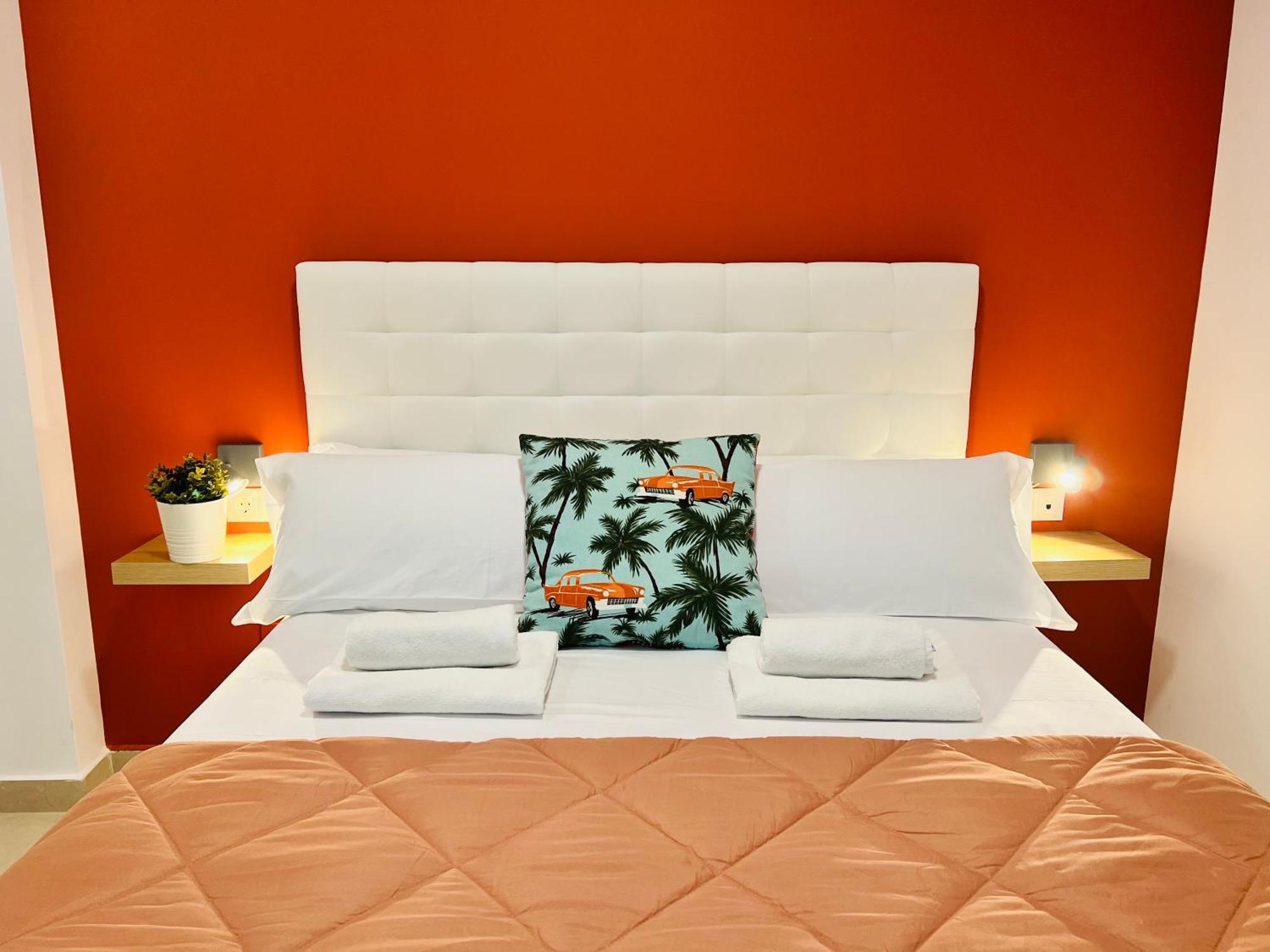 Bnbook Medea Apartments 2 Фуeнхирола Екстериор снимка