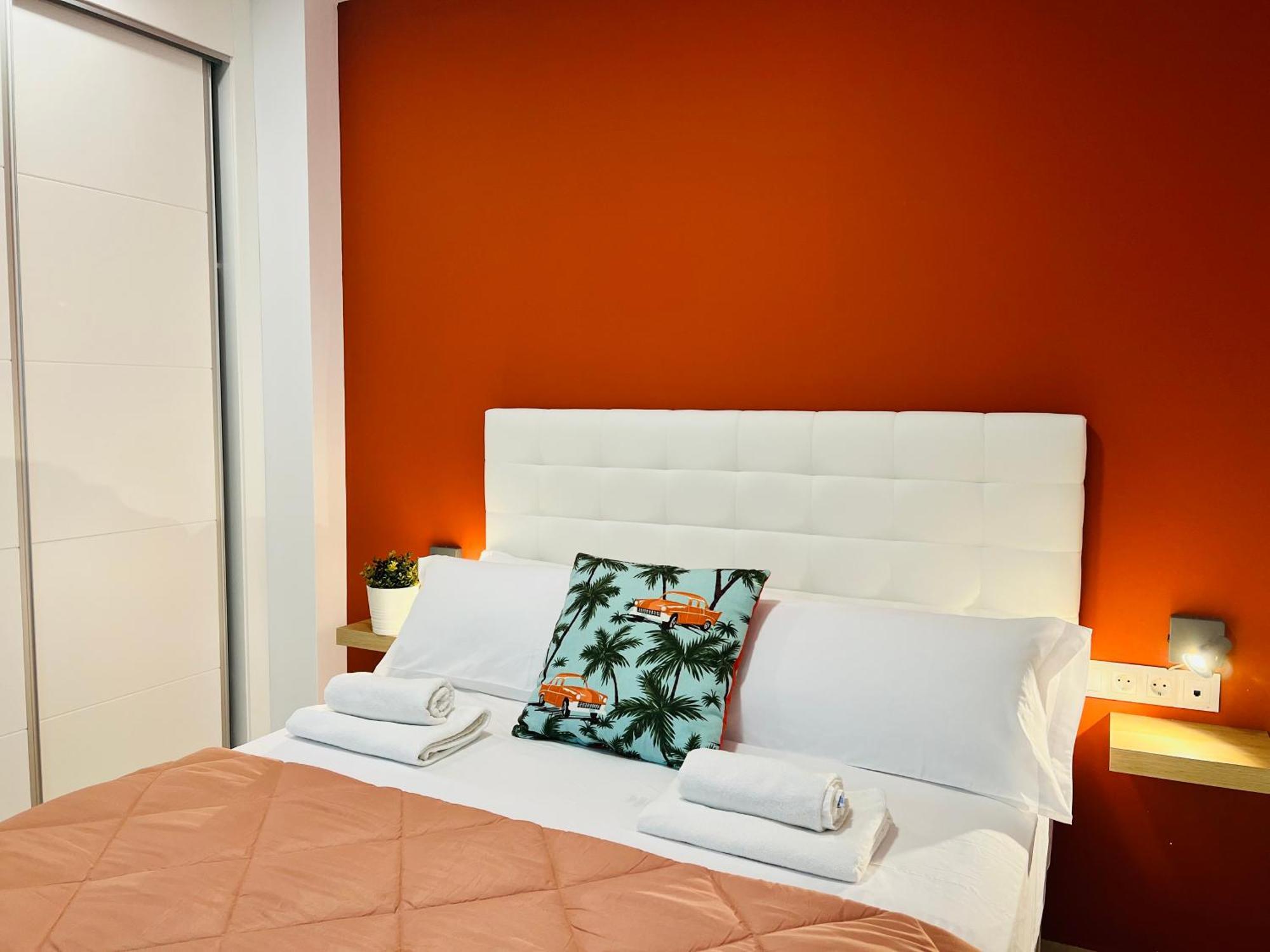 Bnbook Medea Apartments 2 Фуeнхирола Екстериор снимка