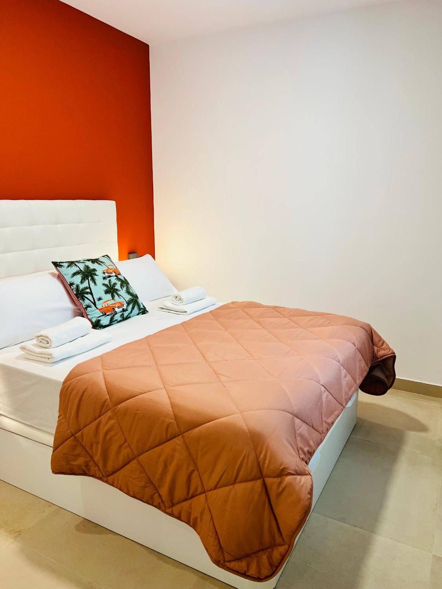 Bnbook Medea Apartments 2 Фуeнхирола Екстериор снимка