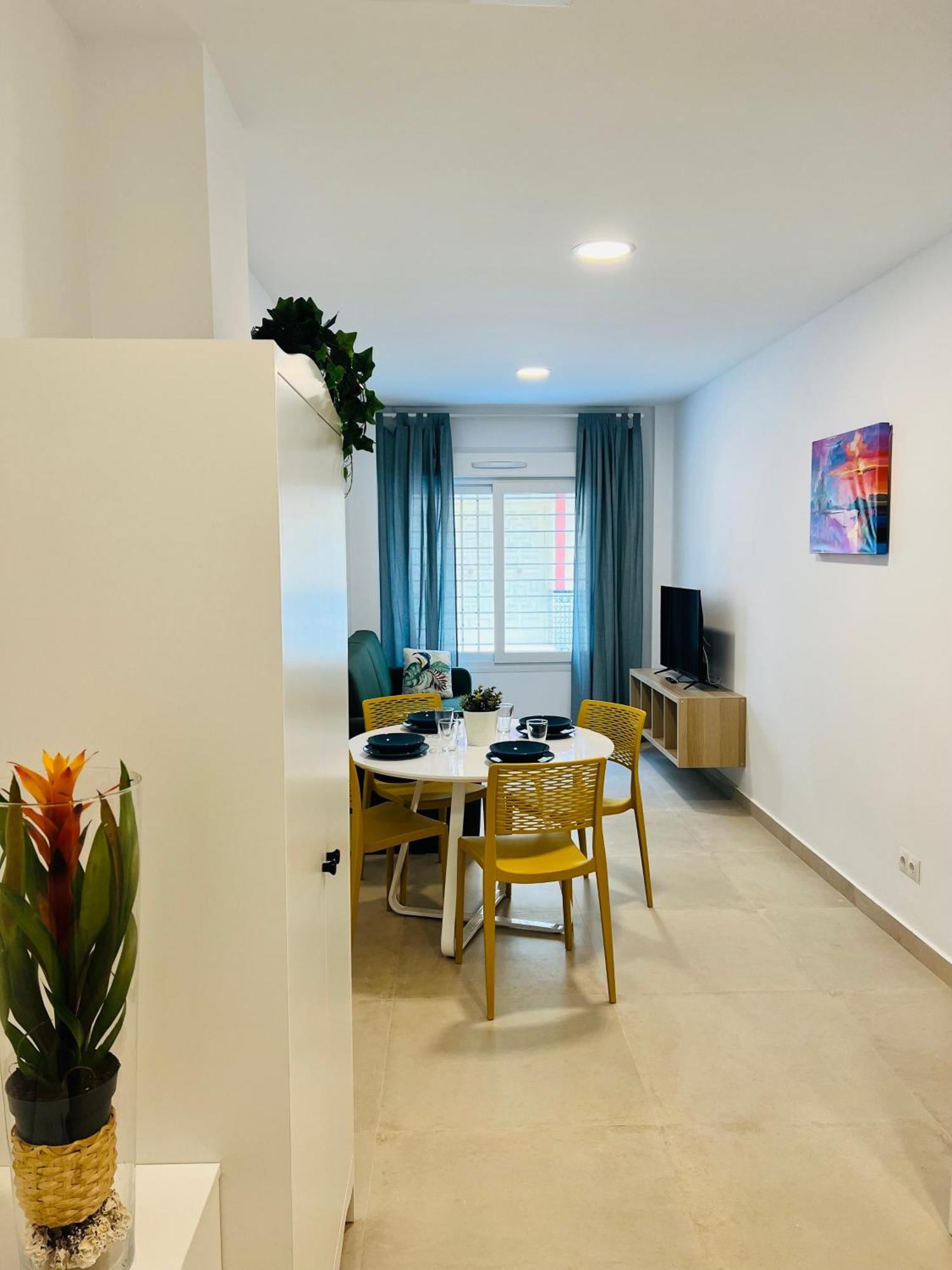 Bnbook Medea Apartments 2 Фуeнхирола Екстериор снимка