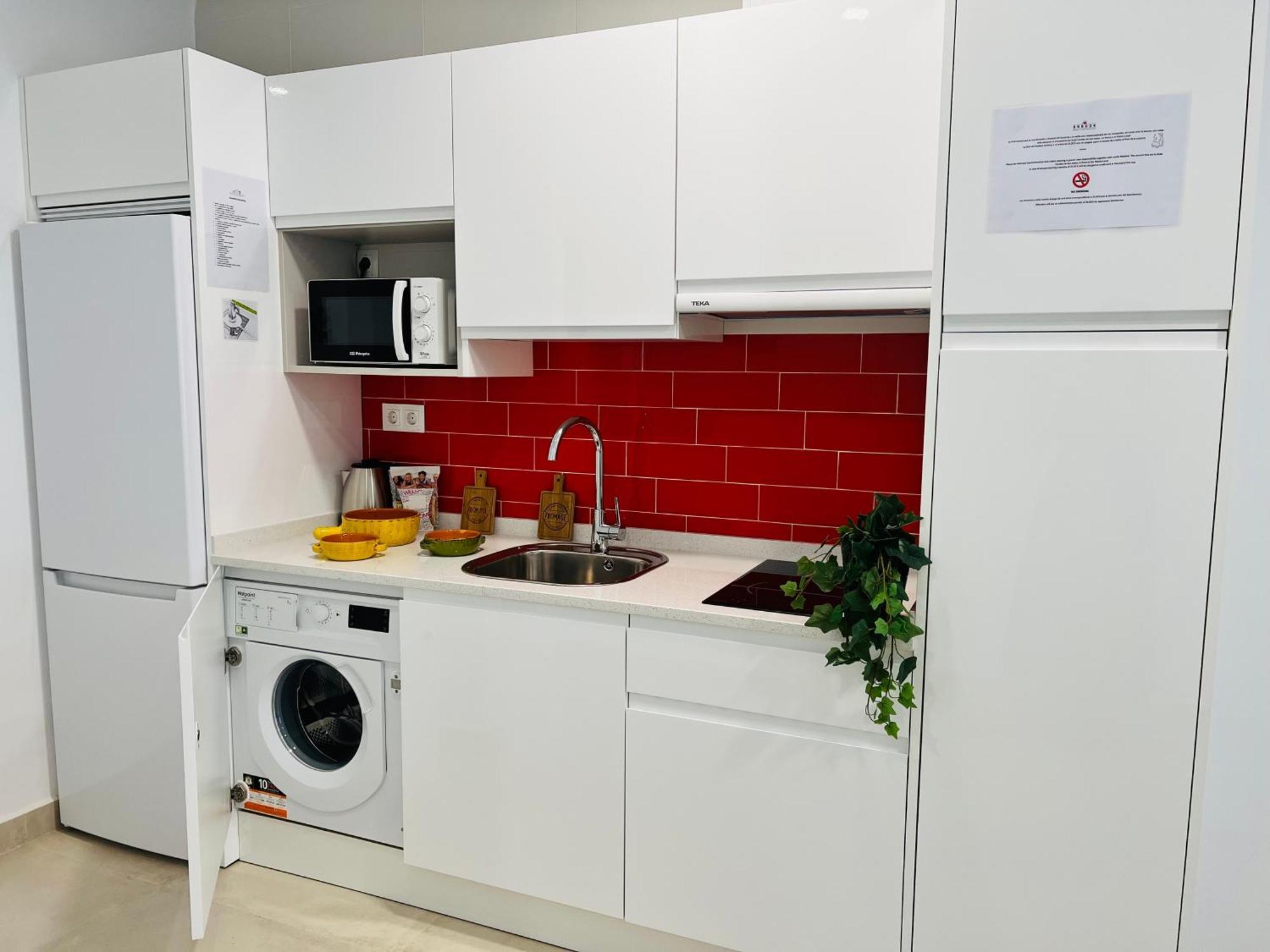 Bnbook Medea Apartments 2 Фуeнхирола Екстериор снимка