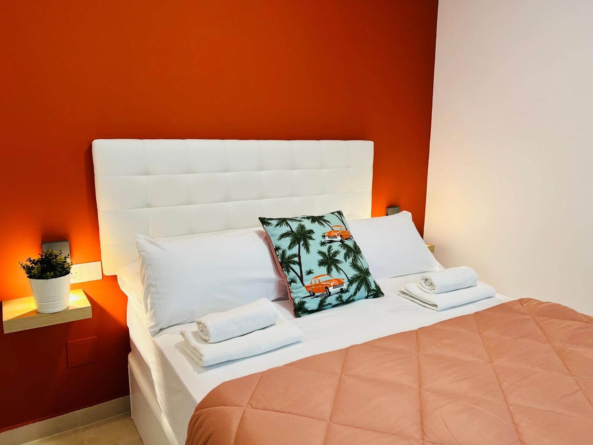 Bnbook Medea Apartments 2 Фуeнхирола Екстериор снимка