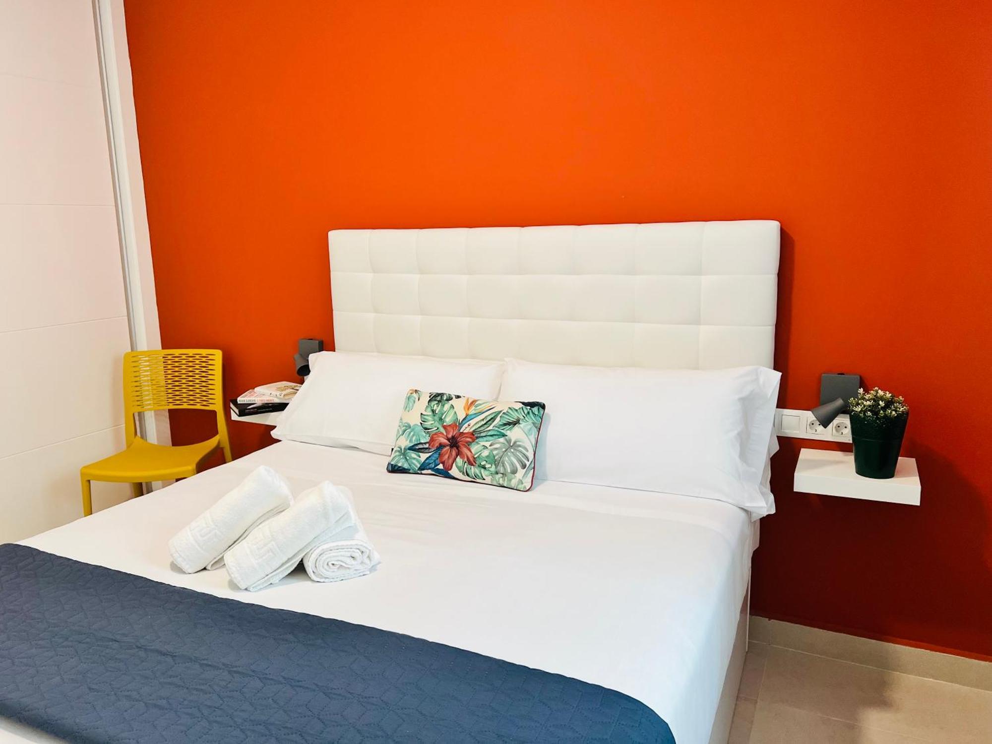 Bnbook Medea Apartments 2 Фуeнхирола Екстериор снимка
