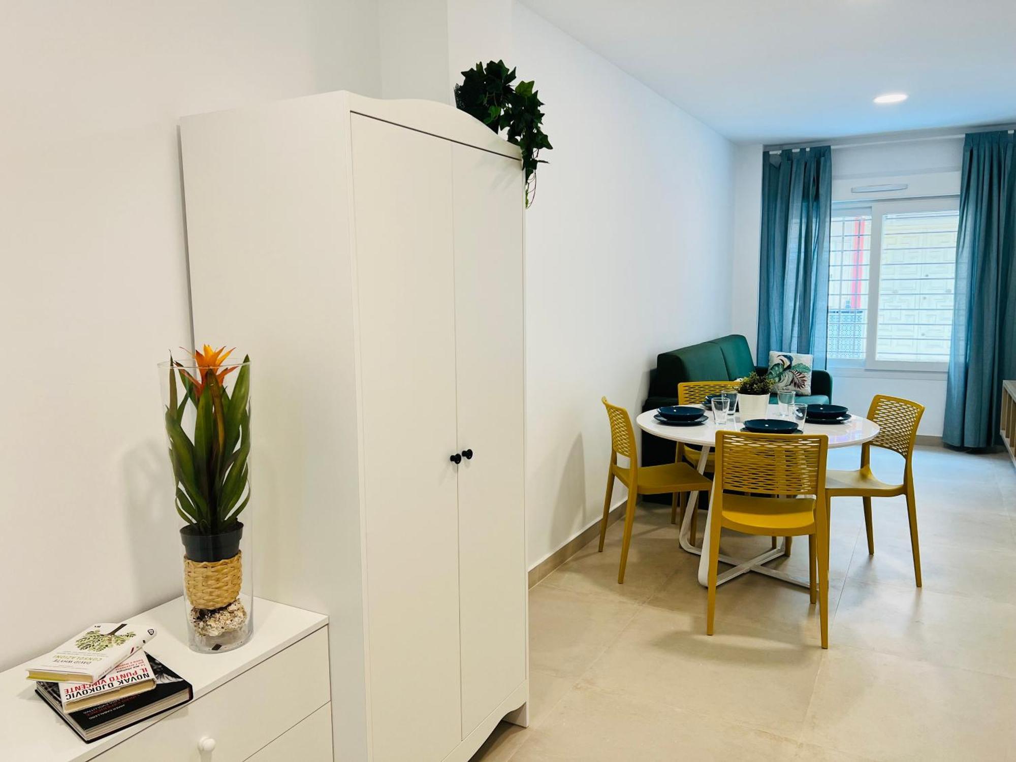 Bnbook Medea Apartments 2 Фуeнхирола Екстериор снимка