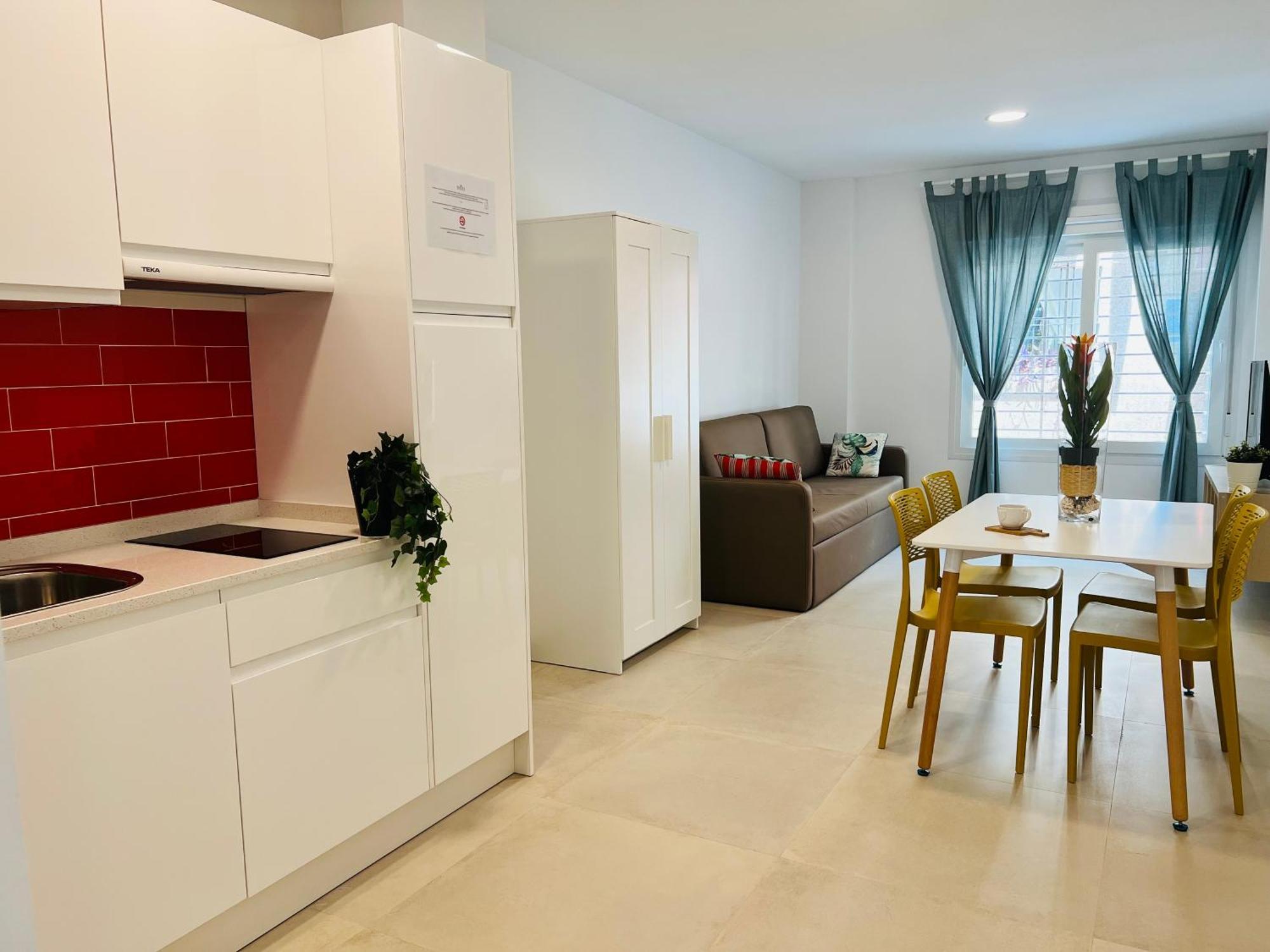 Bnbook Medea Apartments 2 Фуeнхирола Екстериор снимка