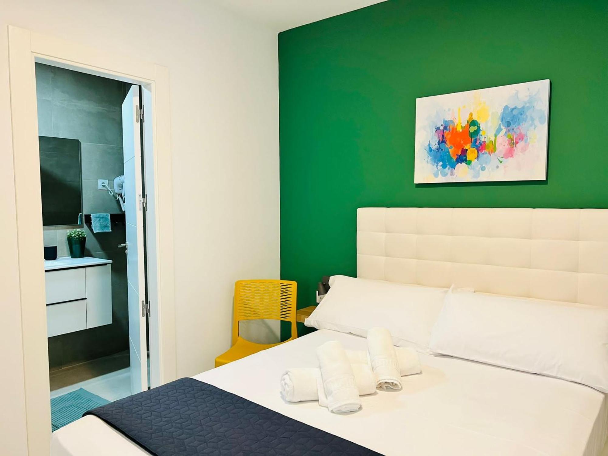 Bnbook Medea Apartments 2 Фуeнхирола Екстериор снимка