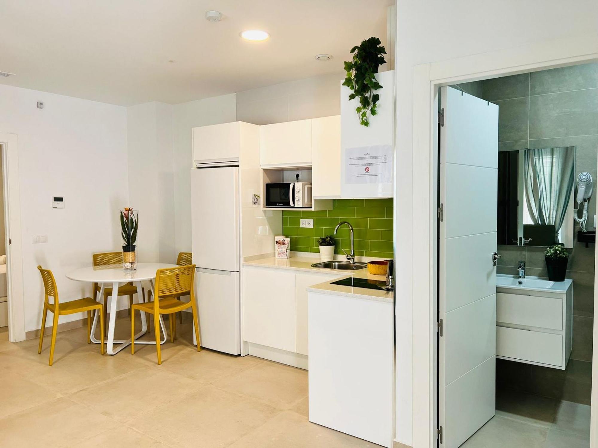 Bnbook Medea Apartments 2 Фуeнхирола Екстериор снимка
