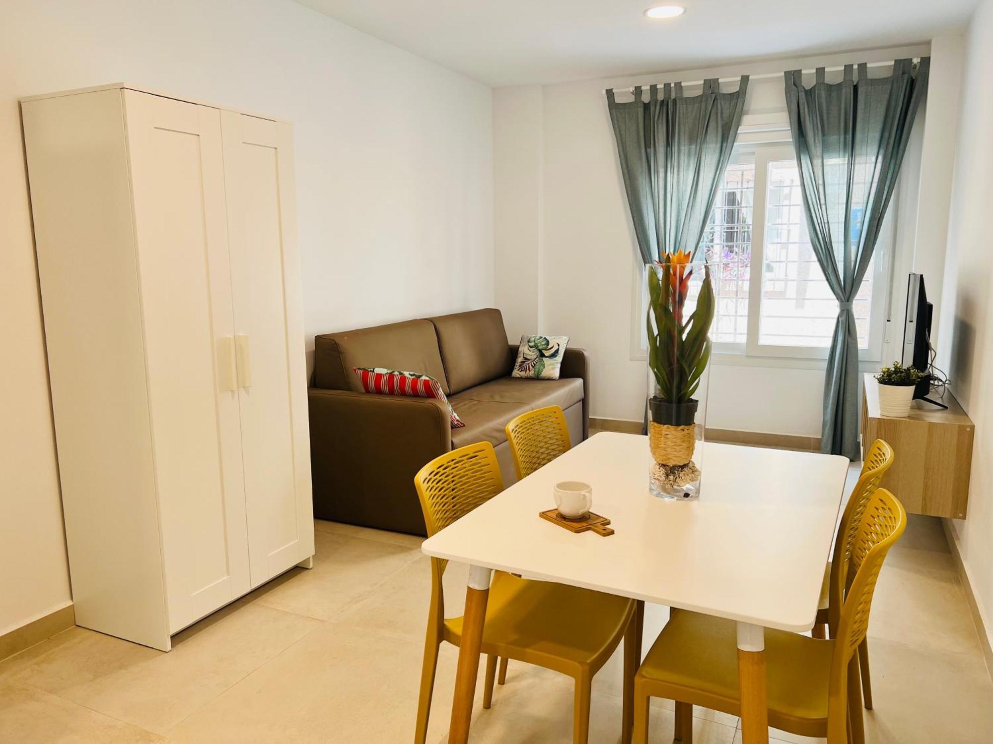 Bnbook Medea Apartments 2 Фуeнхирола Екстериор снимка
