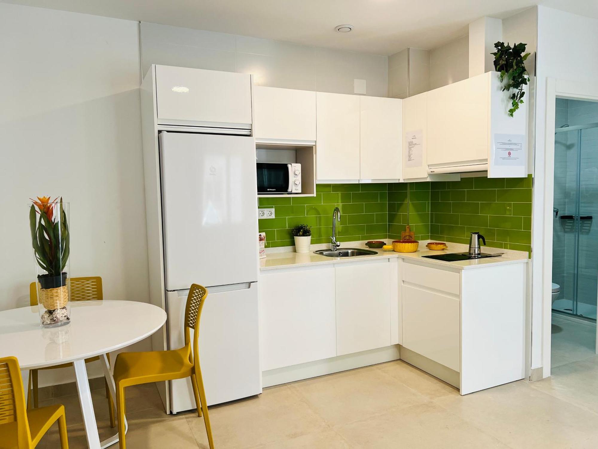 Bnbook Medea Apartments 2 Фуeнхирола Екстериор снимка