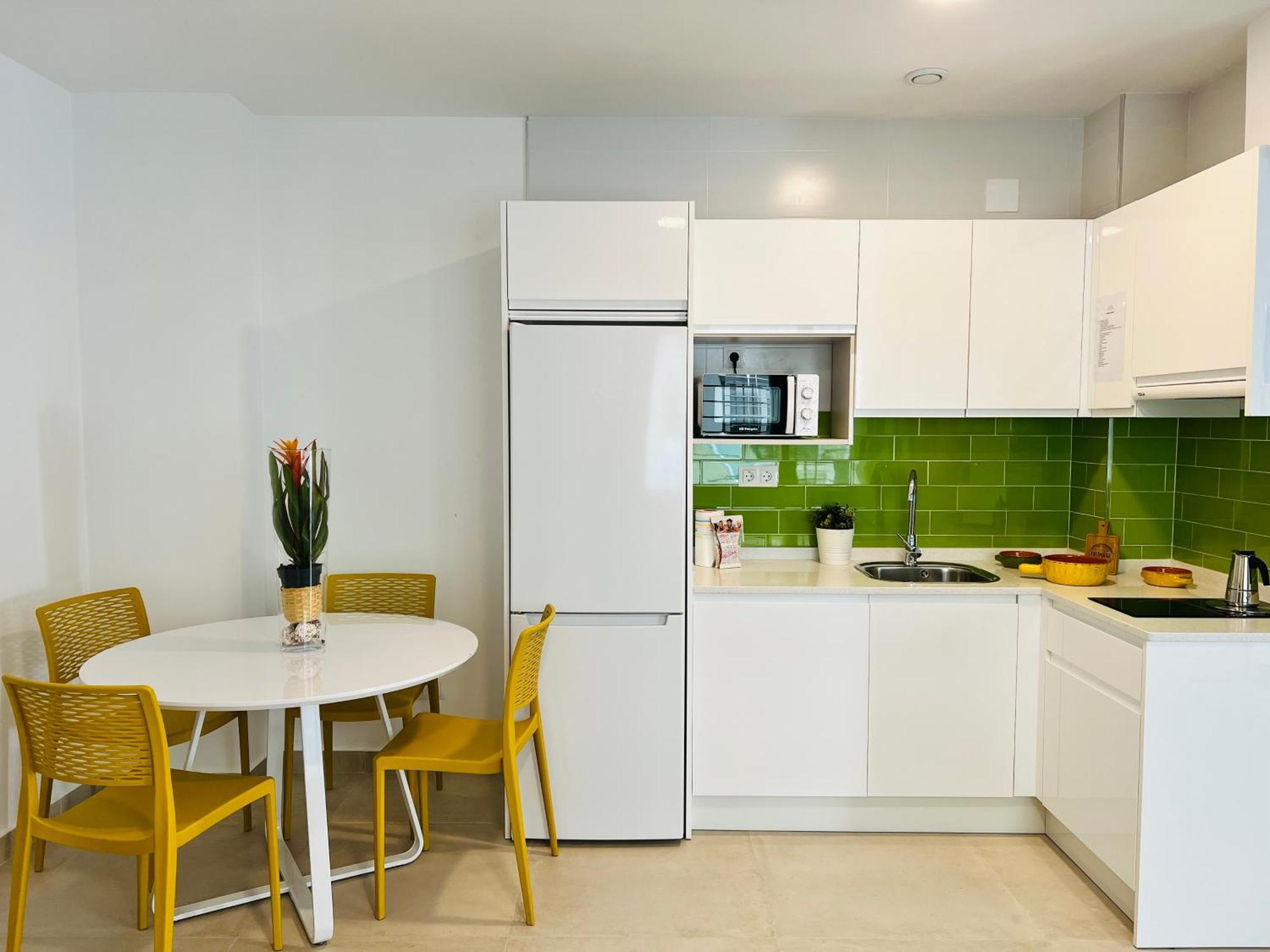 Bnbook Medea Apartments 2 Фуeнхирола Екстериор снимка