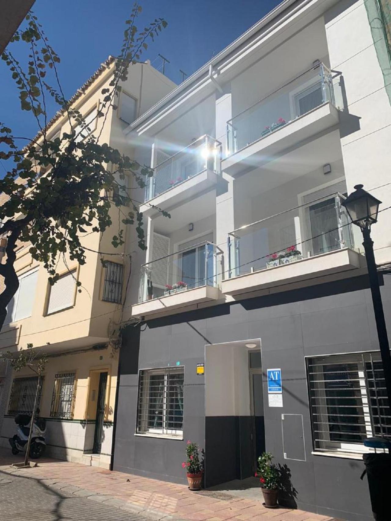 Bnbook Medea Apartments 2 Фуeнхирола Екстериор снимка